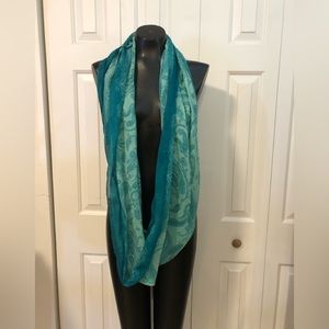Women’s infinity scarf . Turquoise color .